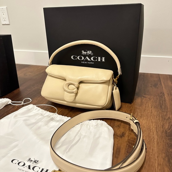 Coach Pillow Tabby 26 Cream - Picture 7 of 7